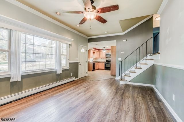 77 Pine St, Newton Town, NJ 07860
