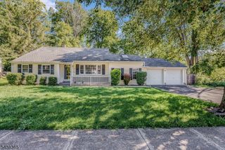 77 Pine St, Newton Town, NJ 07860