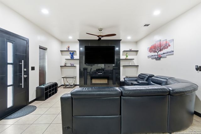 2315 Athel, San Antonio, TX 78237