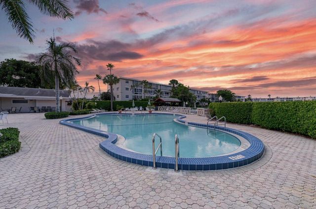 2812 Garden Drive S 101, Lake Worth Beach, FL 33461