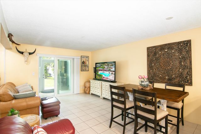 2812 Garden Drive S 101, Lake Worth Beach, FL 33461