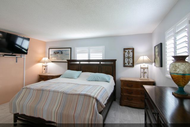 2812 Garden Drive S 101, Lake Worth Beach, FL 33461