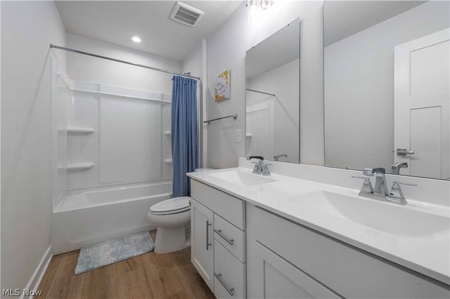 23427 Daisey Drive, Columbia Station, OH 44028