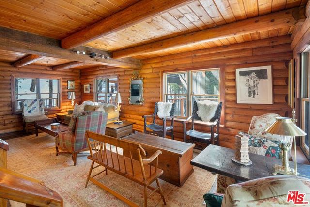 24015 Altdorf Drive, Crestline, CA 92325