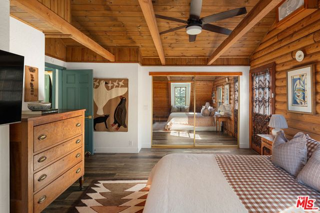 24015 Altdorf Drive, Crestline, CA 92325