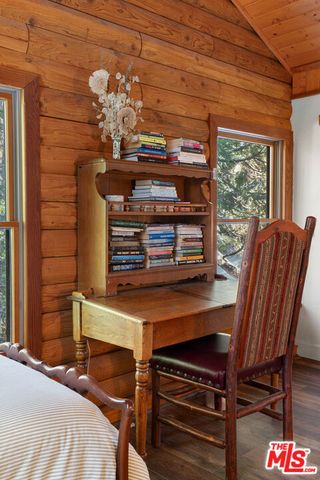 24015 Altdorf Drive, Crestline, CA 92325