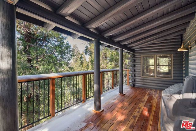 24015 Altdorf Drive, Crestline, CA 92325