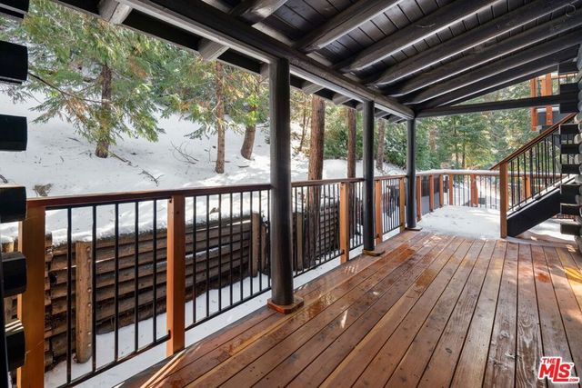 24015 Altdorf Drive, Crestline, CA 92325