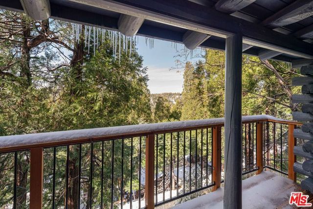 24015 Altdorf Drive, Crestline, CA 92325