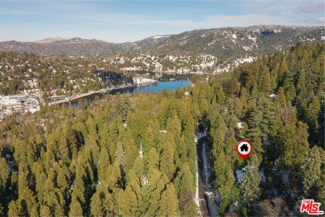 24015 Altdorf Drive, Crestline, CA 92325