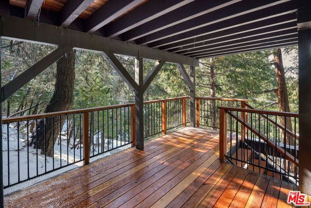 24015 Altdorf Drive, Crestline, CA 92325