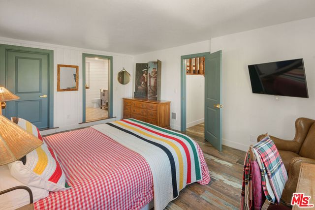 24015 Altdorf Drive, Crestline, CA 92325