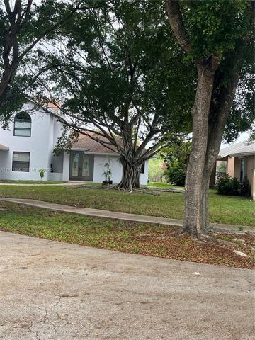 8871 SW 57th Ct, Cooper City, FL 33328