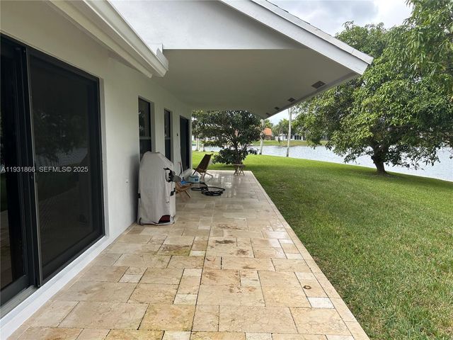 8871 SW 57th Ct, Cooper City, FL 33328