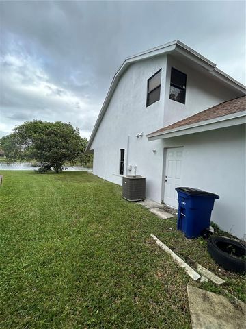 8871 SW 57th Ct, Cooper City, FL 33328