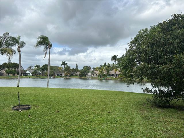 8871 SW 57th Ct, Cooper City, FL 33328