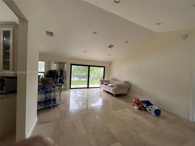 8871 SW 57th Ct, Cooper City, FL 33328