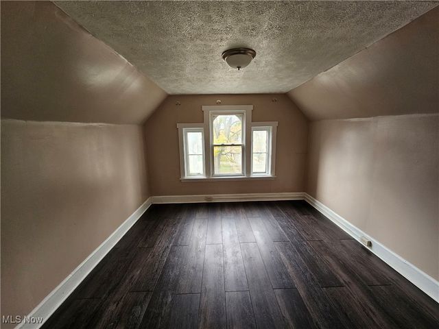 3891 W 21st Street, Cleveland, OH 44109