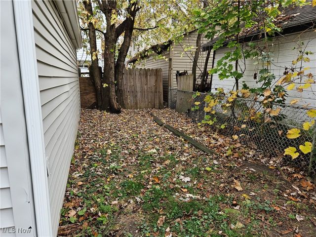 3891 W 21st Street, Cleveland, OH 44109