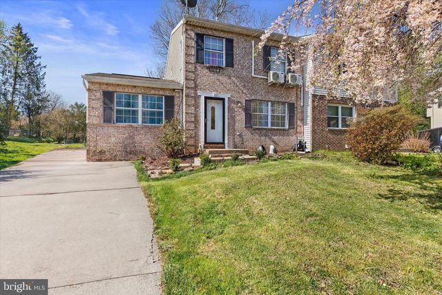 1037 TOM PAINE DR, Lancaster, PA 17603