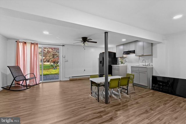 1037 TOM PAINE DR, Lancaster, PA 17603