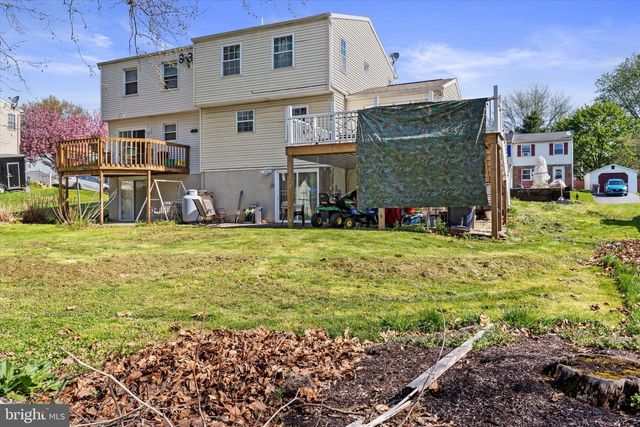 1037 TOM PAINE DR, Lancaster, PA 17603