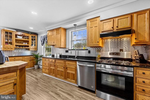 1037 TOM PAINE DR, Lancaster, PA 17603