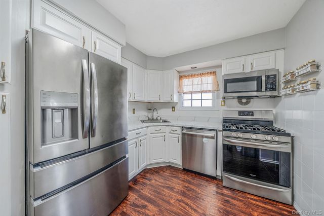 828 Barth Drive, North Baldwin, NY 11510