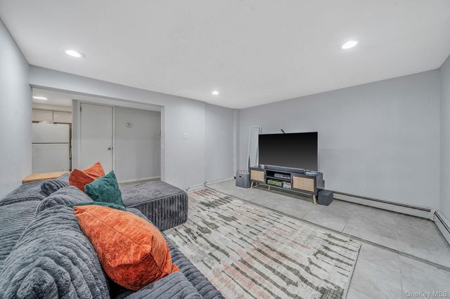 828 Barth Drive, North Baldwin, NY 11510