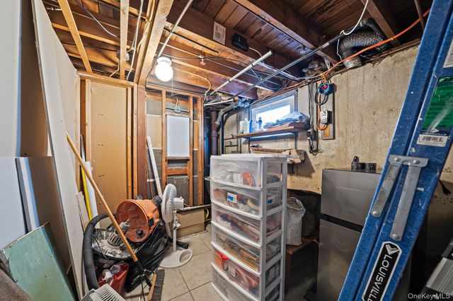 828 Barth Drive, North Baldwin, NY 11510