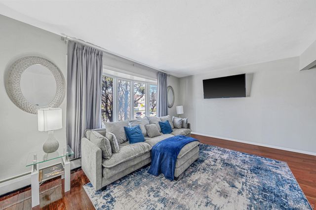 828 Barth Drive, North Baldwin, NY 11510