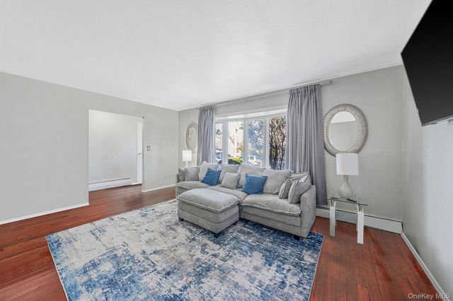 828 Barth Drive, North Baldwin, NY 11510