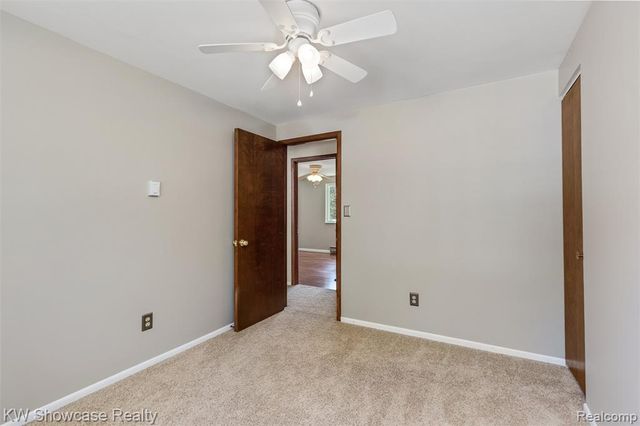 8621 Oakside Avenue, Commerce Twp, MI 48382