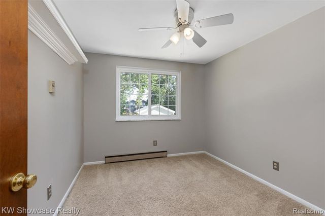 8621 Oakside Avenue, Commerce Twp, MI 48382
