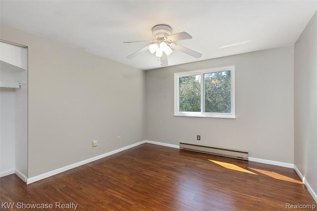 8621 Oakside Avenue, Commerce Twp, MI 48382