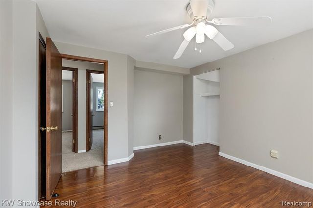 8621 Oakside Avenue, Commerce Twp, MI 48382
