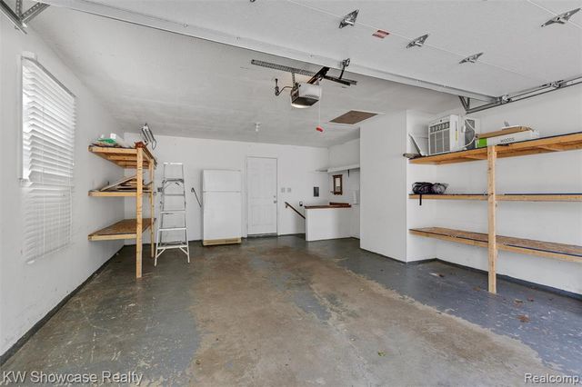 8621 Oakside Avenue, Commerce Twp, MI 48382