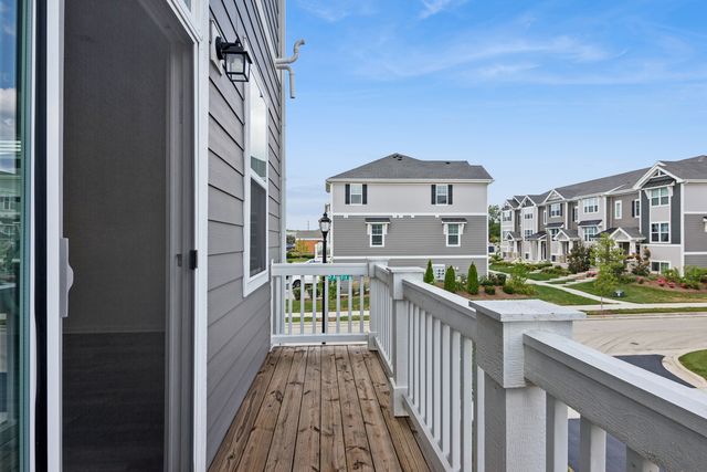 2111 Yellowstone Boulevard, Mundelein, IL 60060