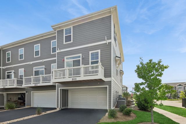 2111 Yellowstone Boulevard, Mundelein, IL 60060