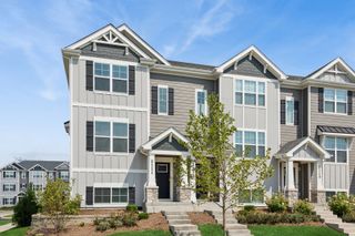 2111 Yellowstone Boulevard, Mundelein, IL 60060