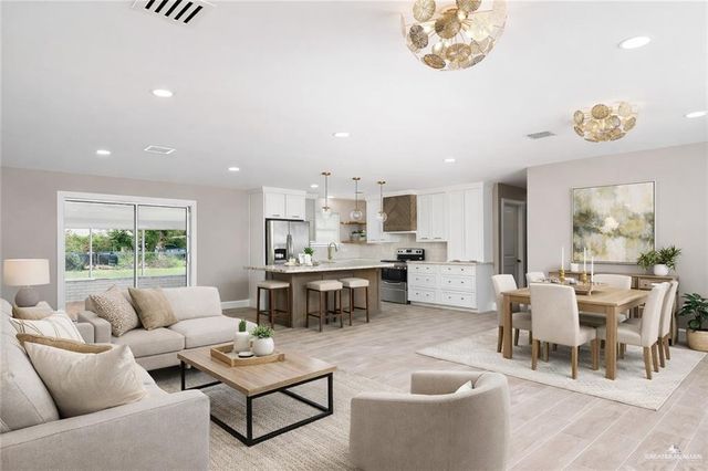 806 Walnut Avenue, Mcallen, TX 78501