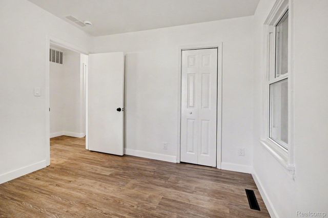 8653 Lanewood Street, Westland, MI 48185
