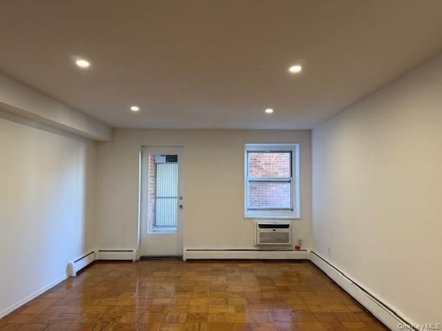 101 Lincoln Avenue 1R, Mineola, NY 11501