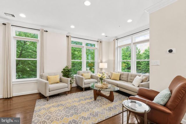 1121 S LINCOLN ST, Arlington, VA 22204