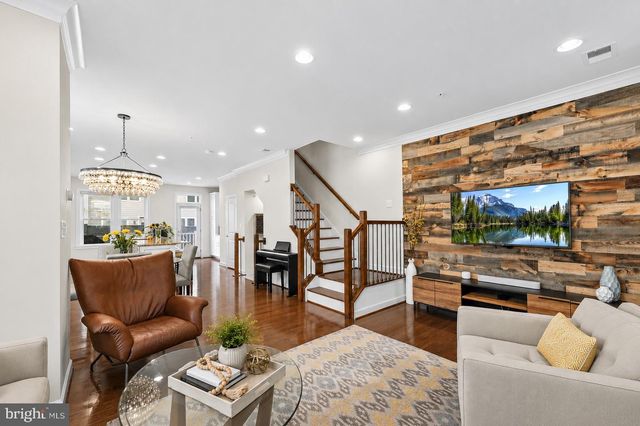 1121 S LINCOLN ST, Arlington, VA 22204