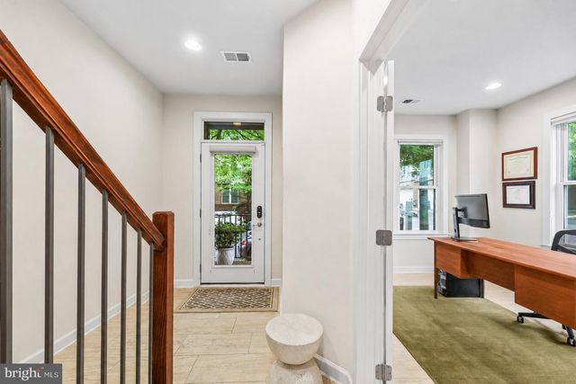 1121 S LINCOLN ST, Arlington, VA 22204