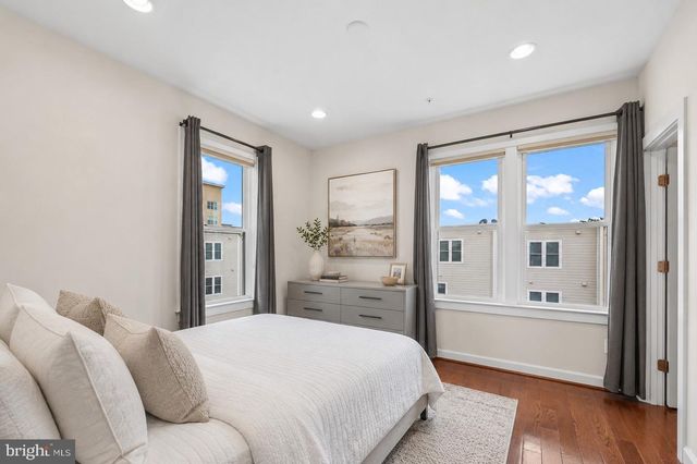 1121 S LINCOLN ST, Arlington, VA 22204