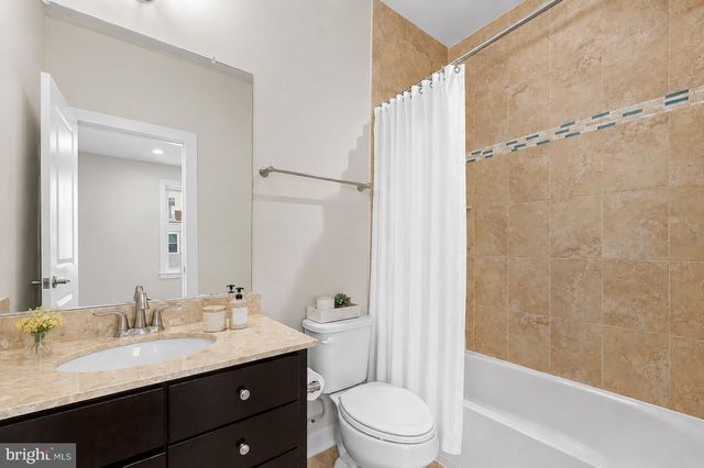 1121 S LINCOLN ST, Arlington, VA 22204