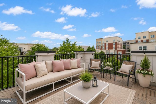 1121 S LINCOLN ST, Arlington, VA 22204