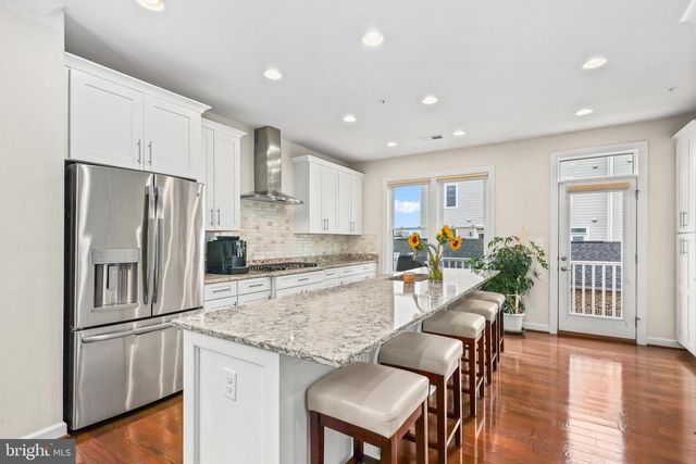 1121 S LINCOLN ST, Arlington, VA 22204
